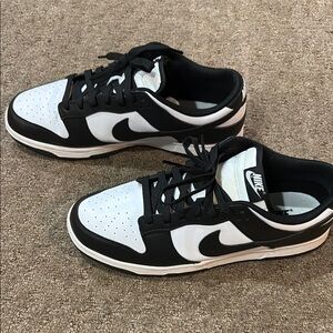 Nike Men's Black and White Dunk Sneakers